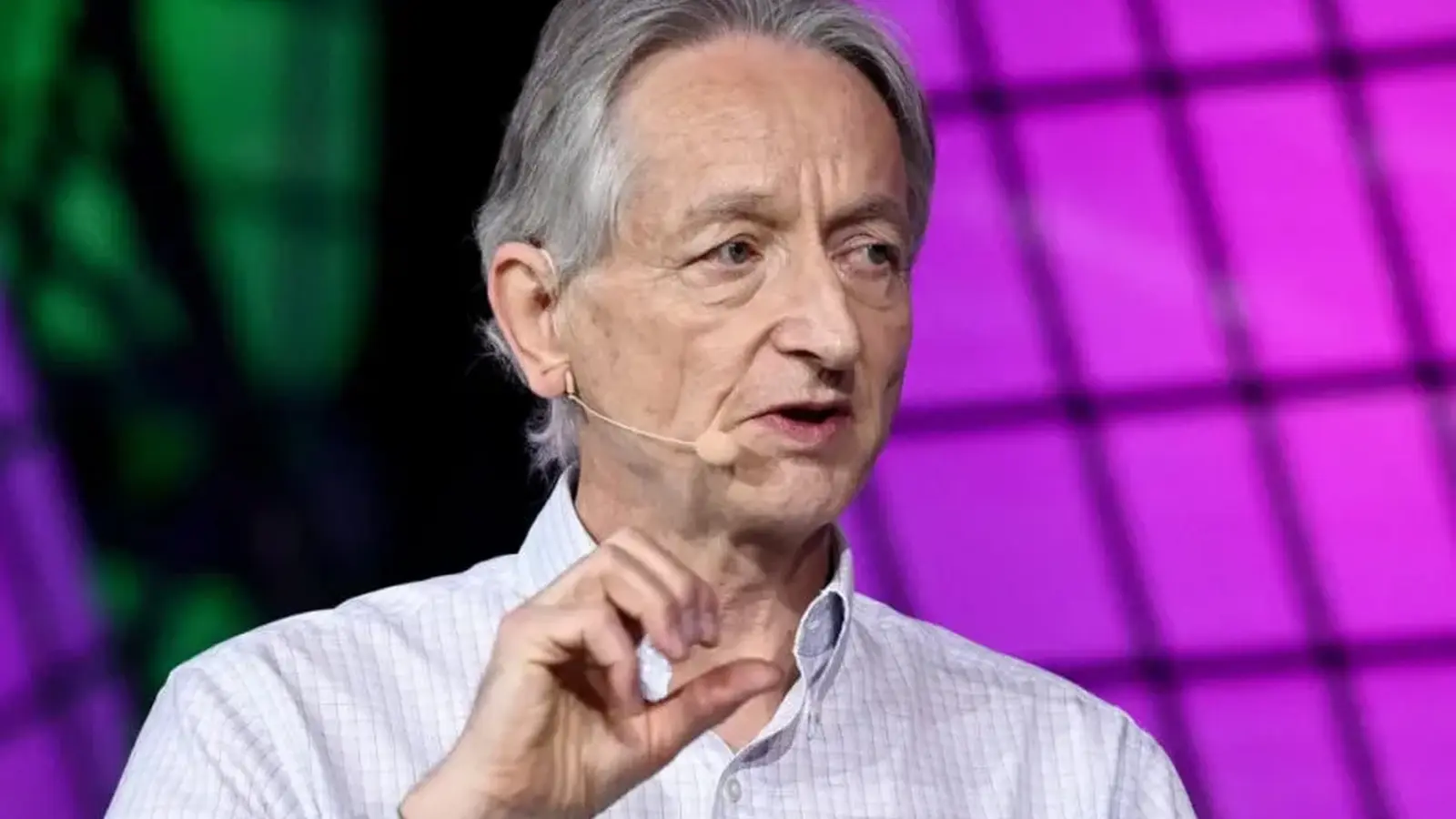 Geoffrey Hinton pleit voor AI-regulering als medicijnen