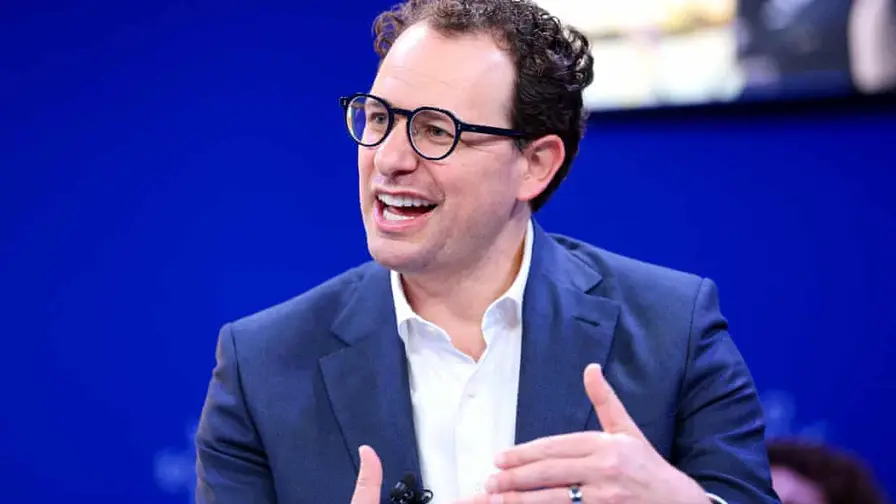 Anthropic-CEO vraagt vertraging van KI met drie-fasenplan