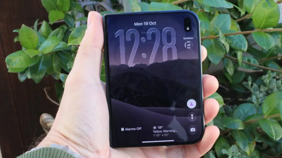 Apple test prototypes iPhone Duo 2 met Face ID onder scherm