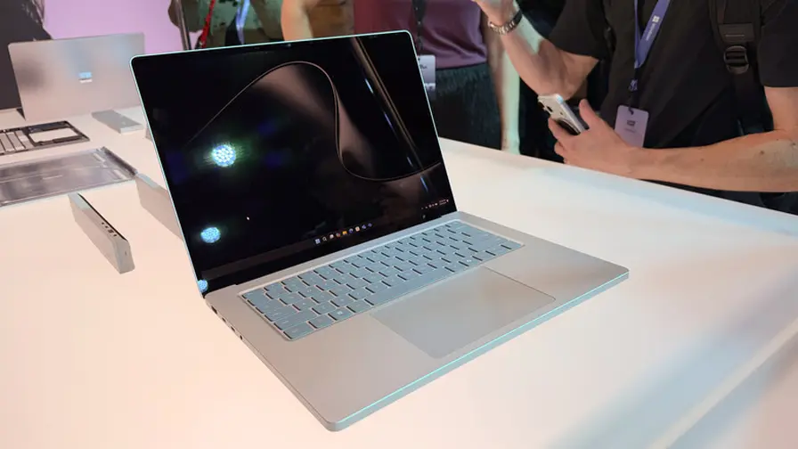 Microsoft start pre-orders Surface Laptop Ultra wereldwijd